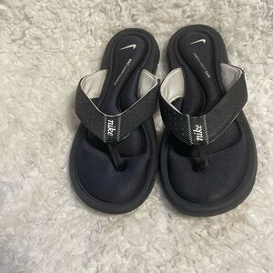 Nike Comfort Footbed Black & White thong sandals SZ10